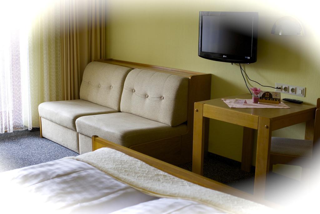 Hotel - Reweschnier Kusel Екстер'єр фото