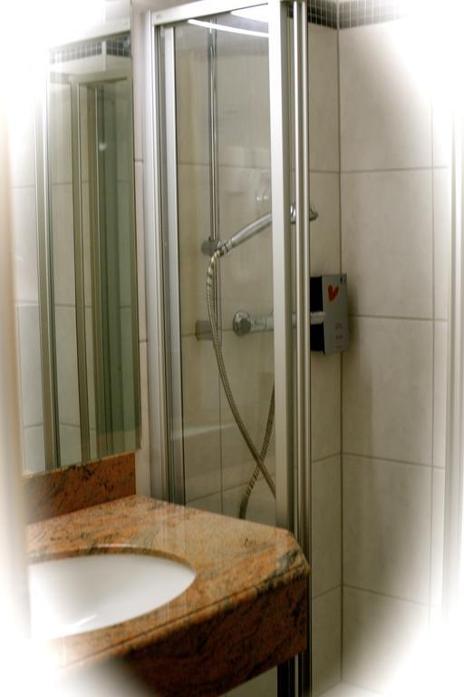 Hotel - Reweschnier Kusel Номер фото